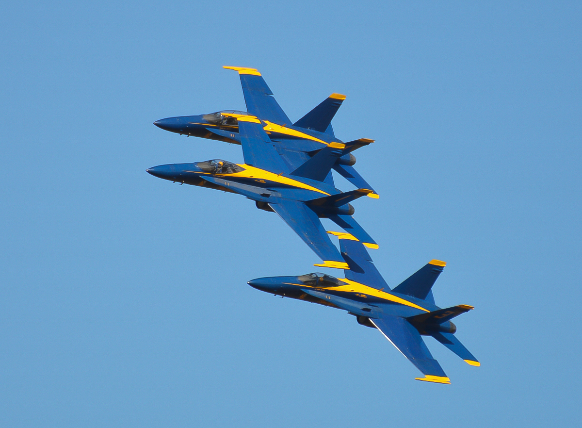 Military - Fighter - F-18A Hornet (Blue Angels) - 2015 09 - Ocean - 103